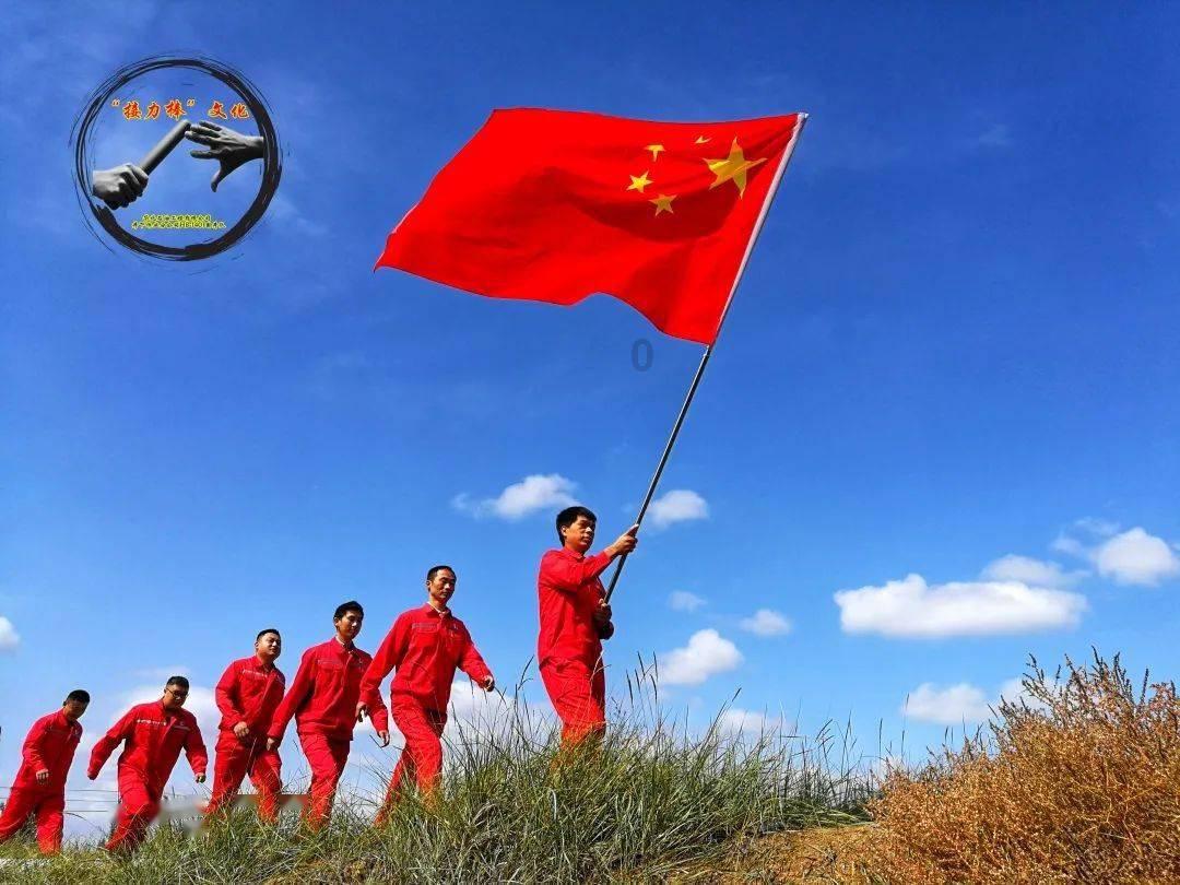 云南镇雄山体滑坡搜救现场：老夫妻遇难时手拉手